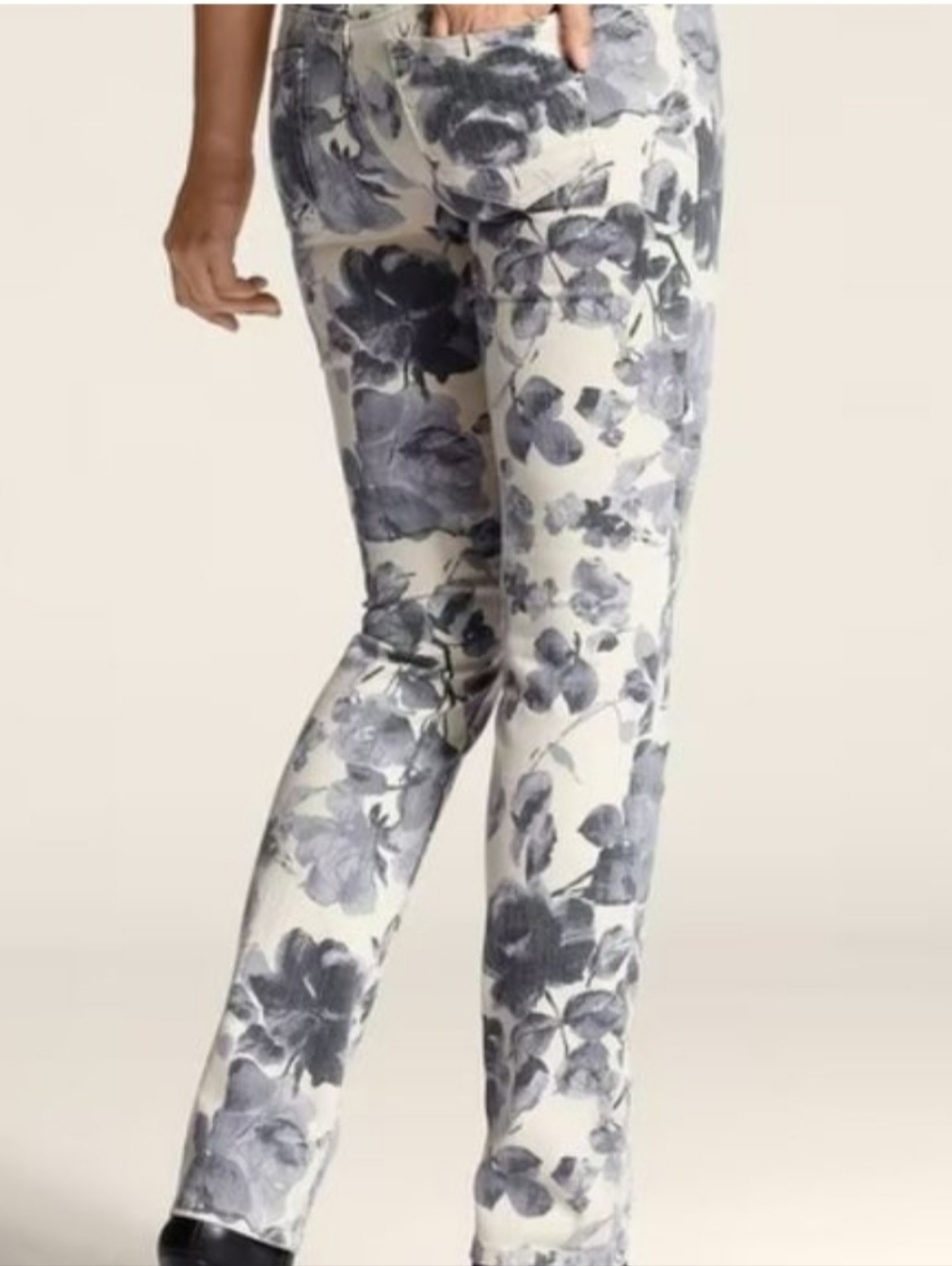 Chico's So Slimming Cream Gray Blue Floral Pants Size 12  (Chico's Size 2R)